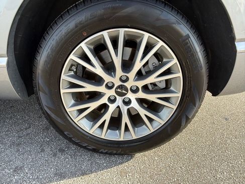 Used 2025 Genesis GV80 2.5T Standard image 14