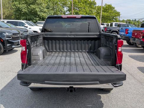 Used 2023 Chevrolet Silverado 1500 LT AWD/4WD image 13