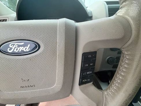 Used 2009 Ford Escape XLT FWD image 12