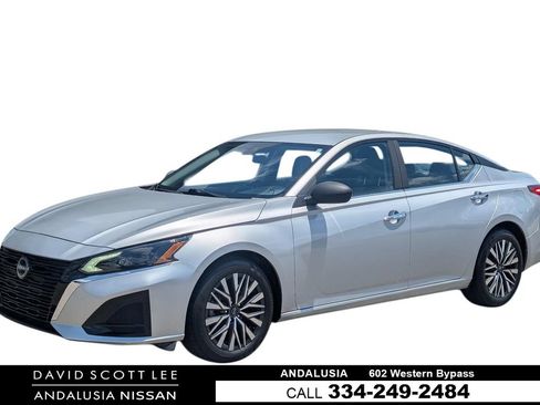 Used 2025 Nissan Altima 2.5 SV FWD image 1