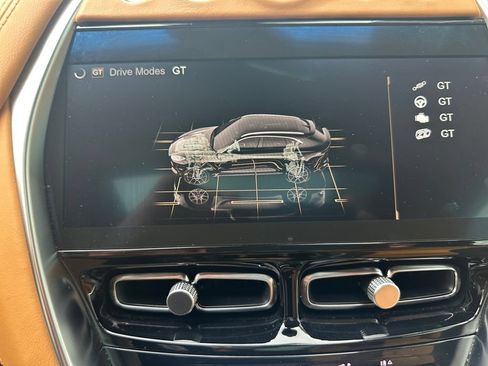 Used 2021 Aston Martin DBX AWD/4WD image 30