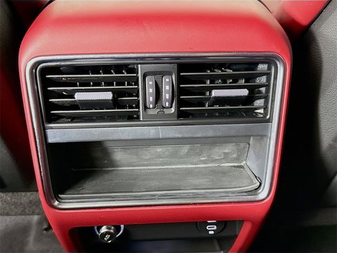 Used 2023 Porsche Cayenne S image 27