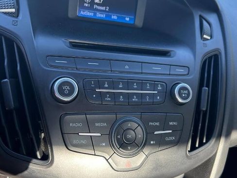 Used 2016 Ford Focus SE image 36