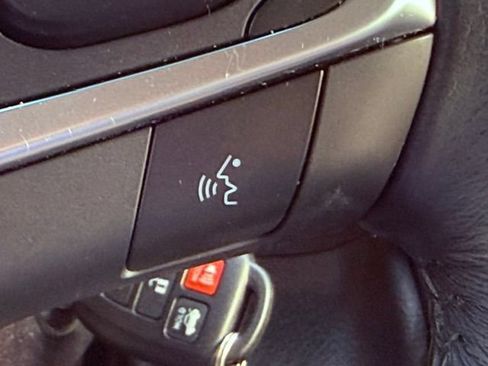 Used 2016 Toyota Camry SE FWD image 13