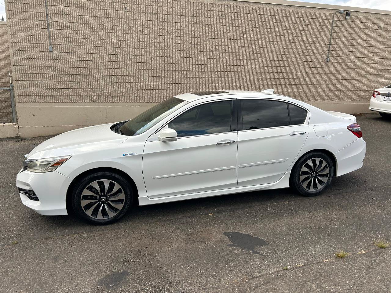 Used 2017 Honda Accord Touring image 7
