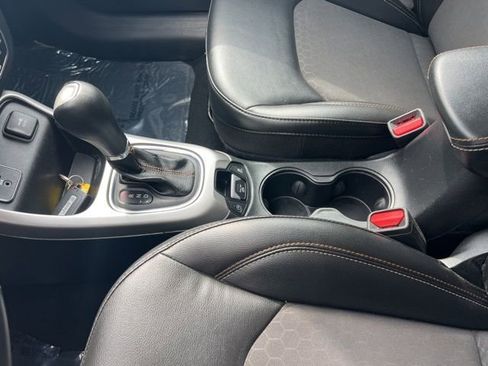 Used 2019 Jeep Compass Latitude FWD image 17