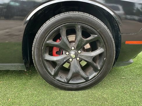 Used 2015 Dodge Challenger R/T Plus RWD image 33