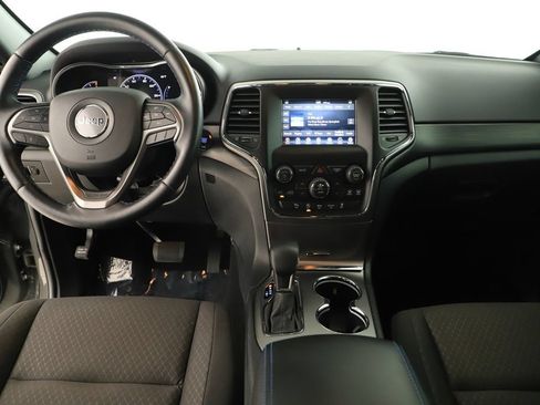 Used 2019 Jeep Grand Cherokee Laredo AWD/4WD image 18