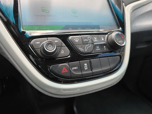 Used 2020 Chevrolet Bolt LT FWD image 32