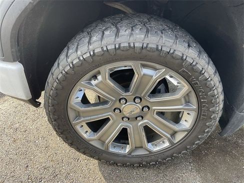 Used 2021 GMC Sierra 1500 AT4 w/ AT4 Value Package image 2