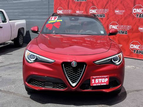 Used 2019 Alfa Romeo Stelvio Ti Sport w/ Quick Order Package 22S Sport AWD/4WD image 2