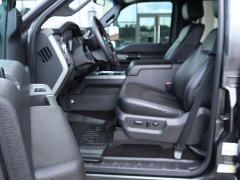 Used 2016 Ford F250 Lariat w/ Lariat Ultimate Package image 9