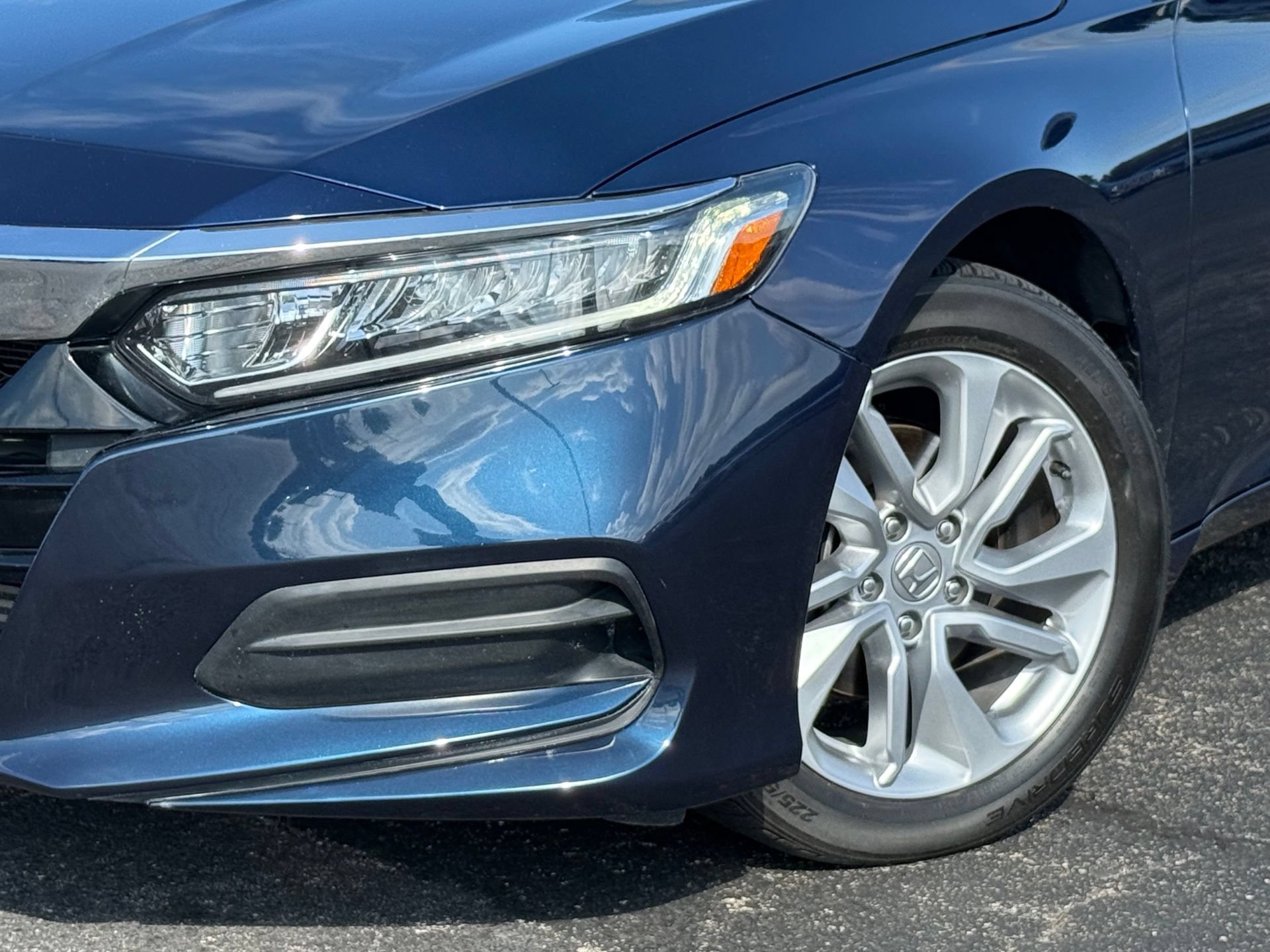Used 2020 Honda Accord LX image 2