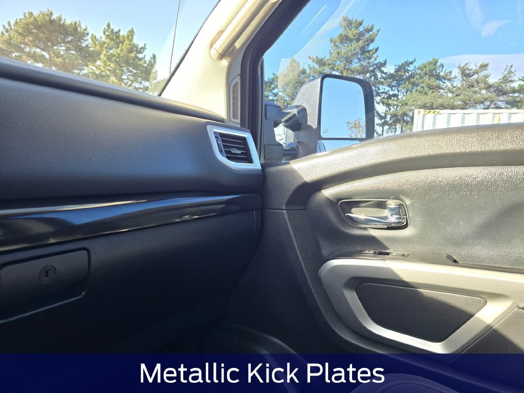 Used 2018 Nissan Titan SV w/ SV Convenience Package AWD/4WD image 31