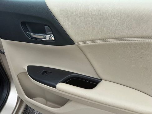 Used 2015 Honda Accord EX-L image 40