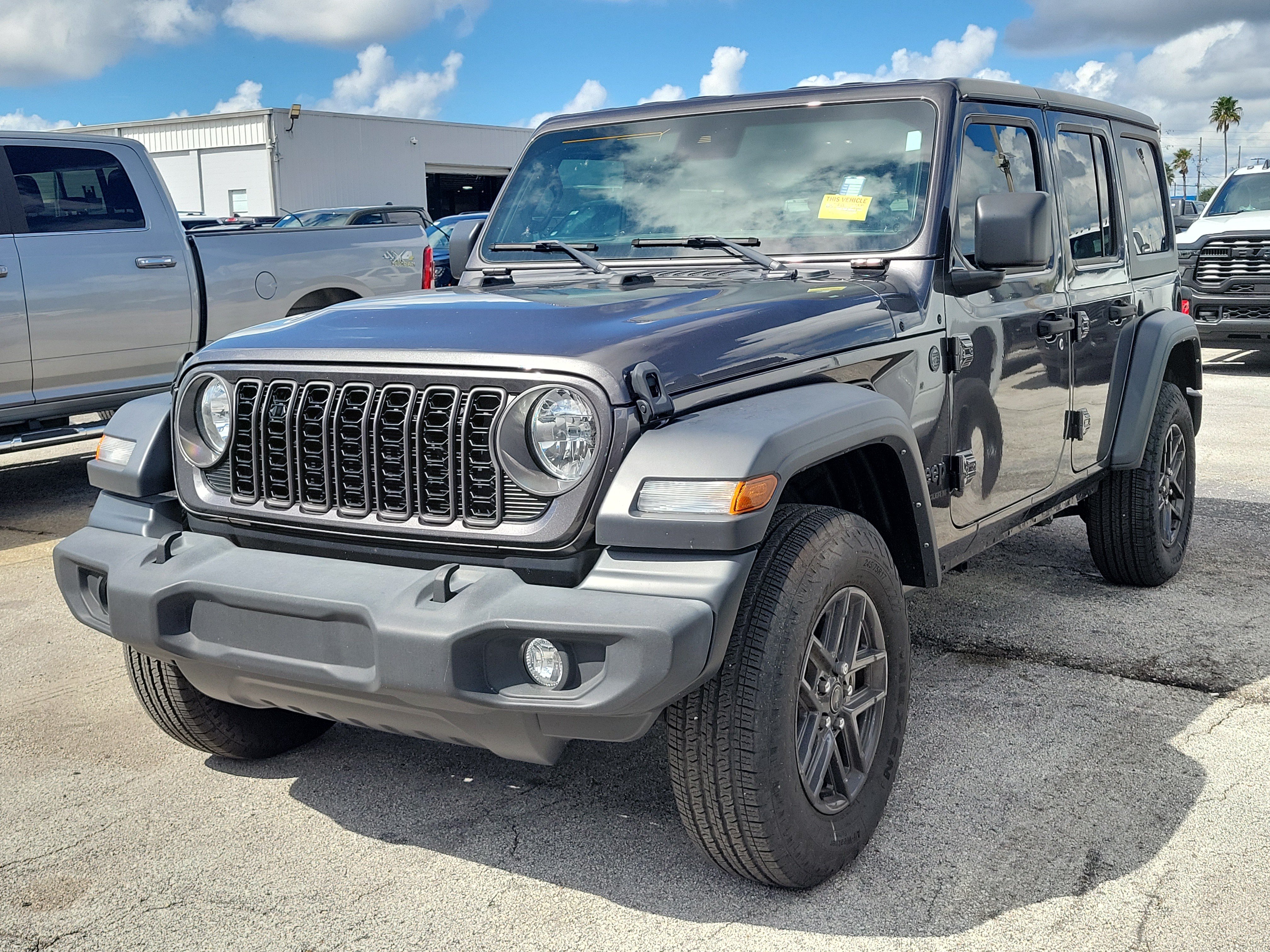 Used 2024 Jeep Wrangler Unlimited Sport AWD/4WD image 3