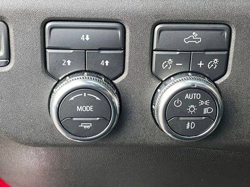 Used 2024 GMC Sierra 2500 SLE w/ SLE Value Package; image 40