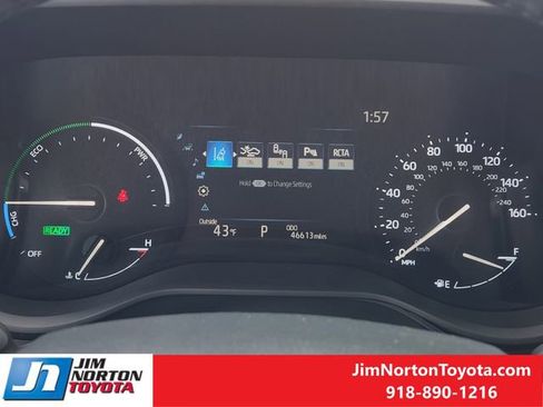 Used 2025 Toyota Sienna XLE image 17