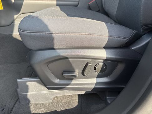 New 2026 Ford Explorer Active RWD image 9