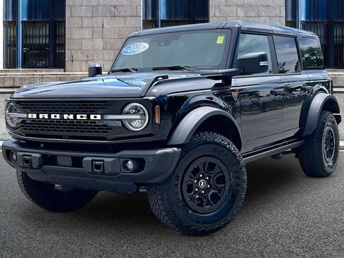 Used 2025 Ford Bronco Badlands w/ Sasquatch Package AWD/4WD image 2
