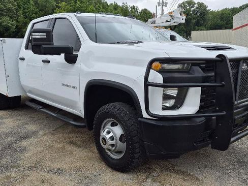 Used 2023 Chevrolet Silverado 3500 W/T w/ WT Convenience Package AWD/4WD image 2