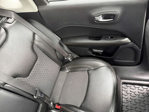 Used 2019 Jeep Compass Latitude image 20