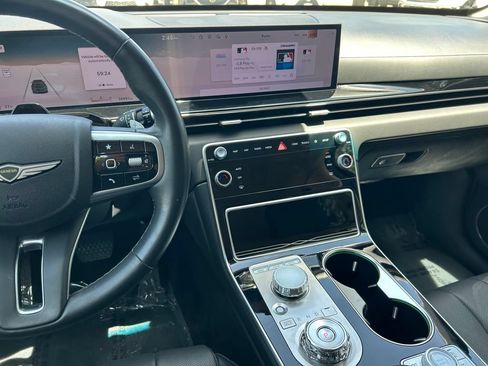 Used 2025 Genesis GV80 2.5T Standard AWD/4WD image 18