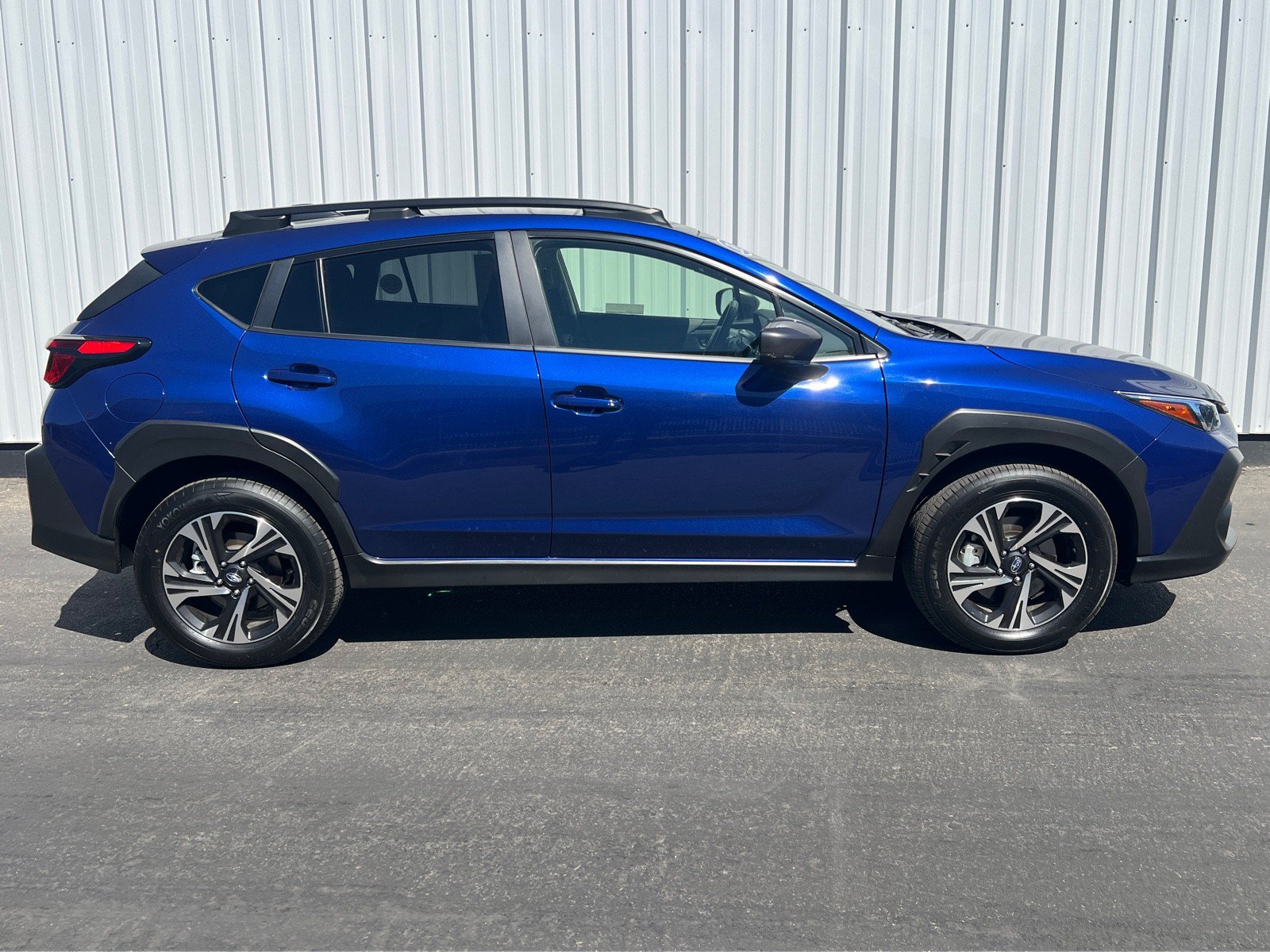 Used 2025 Subaru Crosstrek 2.5i Premium AWD/4WD image 7