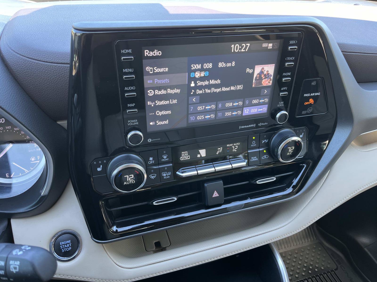 Used 2022 Toyota Highlander XLE FWD image 31