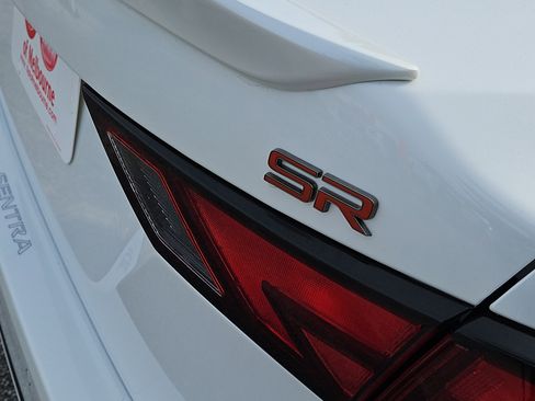 Used 2024 Nissan Sentra SR w/ SR Premium Package image 6