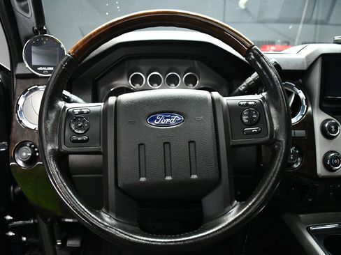 Used 2016 Ford F250 Platinum w/ FX4 Off-Road Package image 34