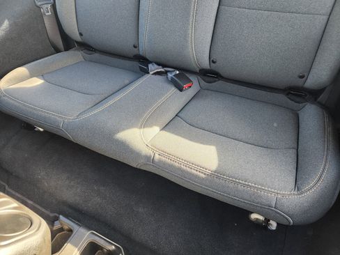 Used 2025 Jeep Wrangler Sport image 15