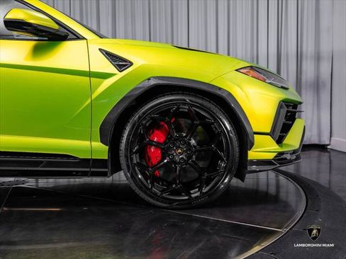 Used 2024 Lamborghini Urus Performante AWD/4WD image 20