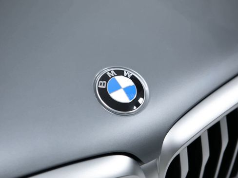 Used 2024 BMW X5 xDrive40i w/ M Sport Package AWD/4WD image 17