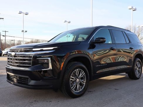 New 2026 Chevrolet Traverse LT w/ Driver Confidence Package image 7