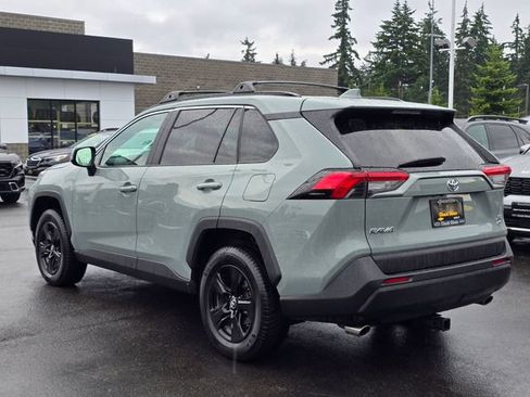 Used 2019 Toyota RAV4 XLE AWD/4WD image 3