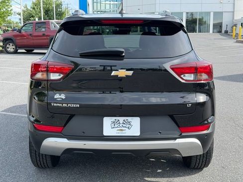 Used 2021 Chevrolet TrailBlazer LT FWD image 13