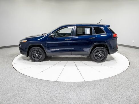 Used 2016 Jeep Cherokee Sport w/ Safety Group AWD/4WD image 30