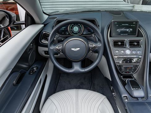 Used 2020 Aston Martin DB11 Volante RWD image 22