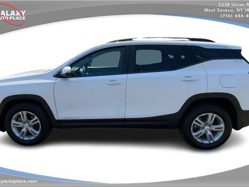 Used 2023 GMC Terrain SLE w/ Driver Convenience Package AWD/4WD image 8