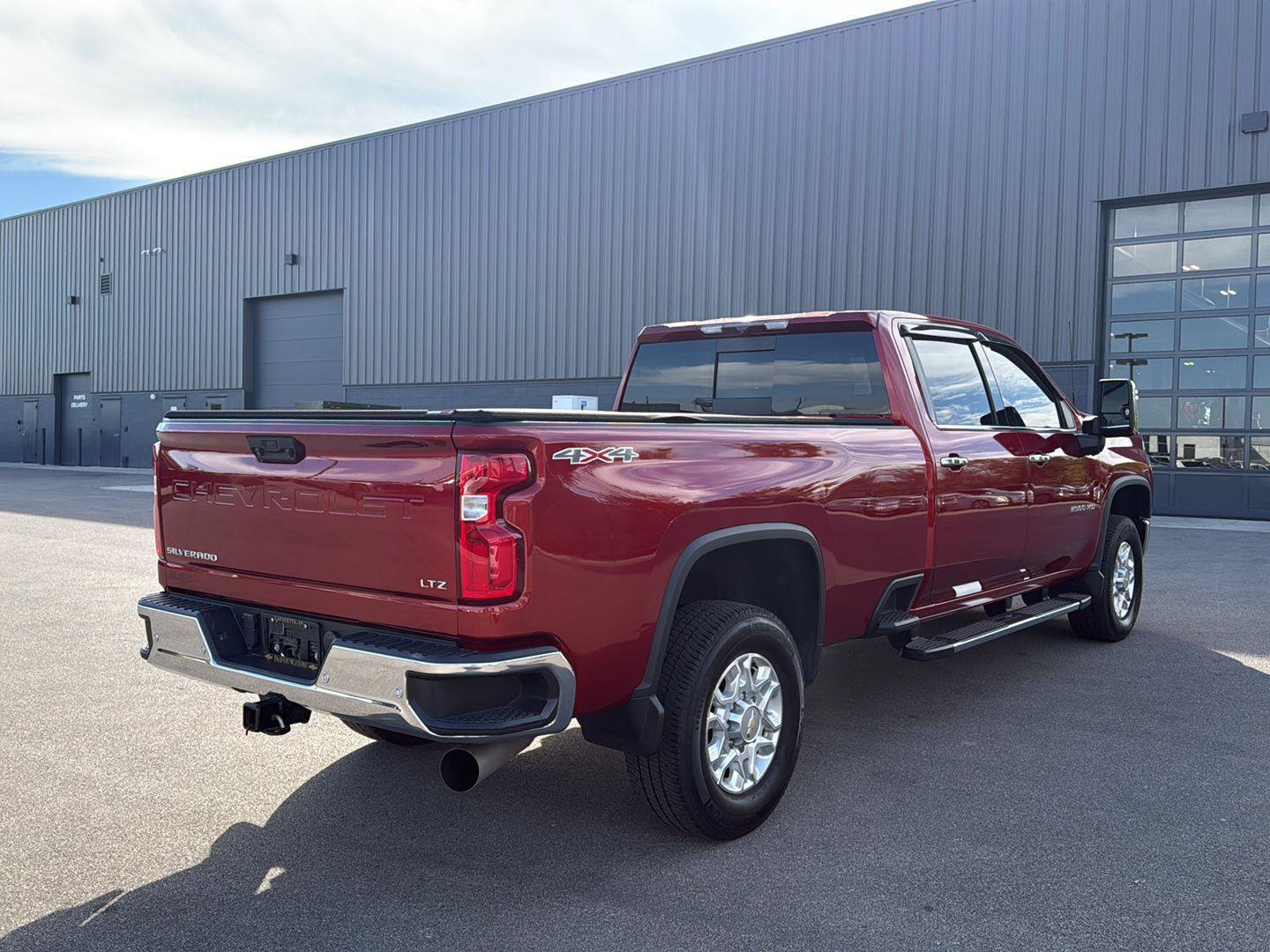 Used 2022 Chevrolet Silverado 2500 LTZ w/ LTZ Plus Package AWD/4WD image 3