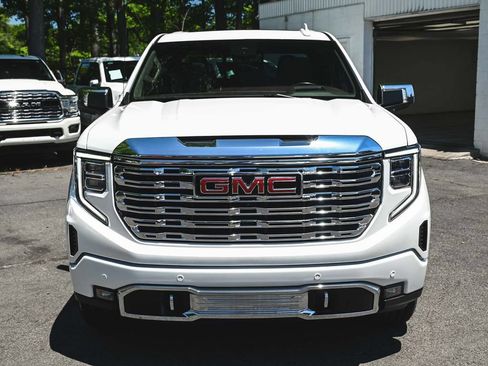 Used 2024 GMC Sierra 1500 Denali w/ Denali Reserve Package AWD/4WD image 2