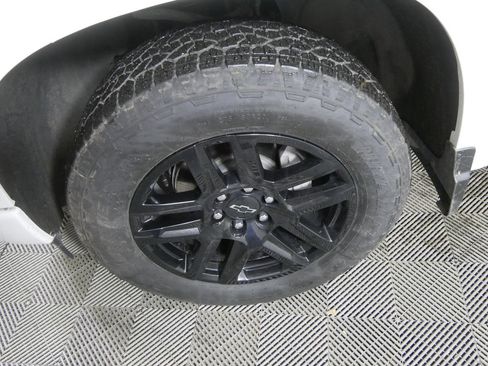 Used 2025 Chevrolet Silverado 1500 RST w/ Convenience Package II AWD/4WD image 10