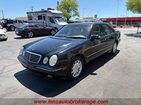 Used 2000 Mercedes-Benz E 320 Sedan image 4