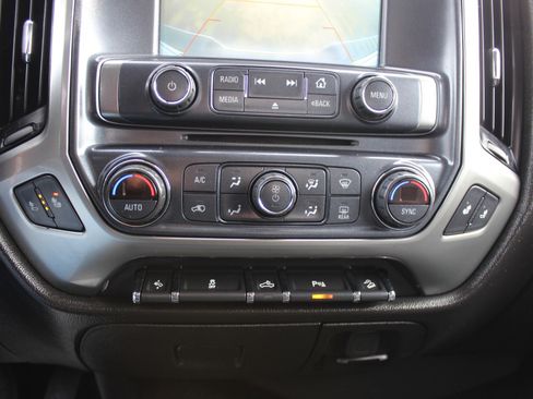 Used 2018 Chevrolet Silverado 1500 LT w/ All Star Edition image 28