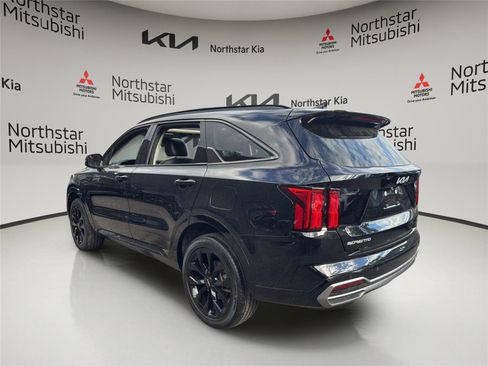 Used 2023 Kia Sorento SX AWD/4WD image 3