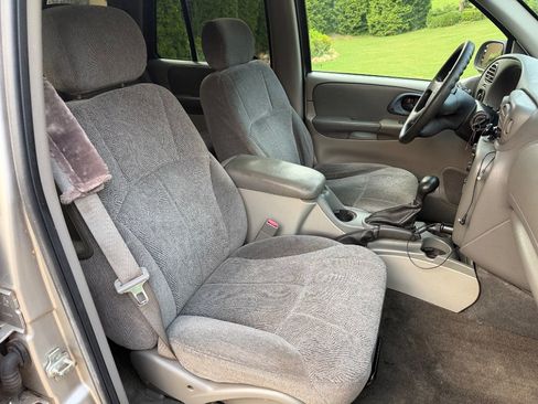 Used 2004 Chevrolet TrailBlazer LS w/ LS Preferred Equipment Group AWD/4WD image 21