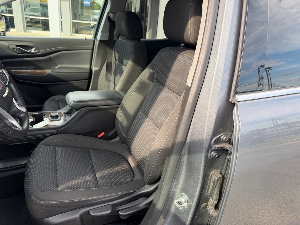 Used 2021 GMC Acadia SLE AWD/4WD image 9