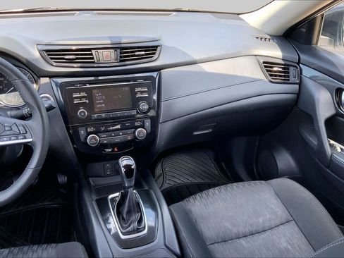 Used 2017 Nissan Rogue SV FWD image 6