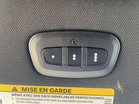 Used 2025 Chrysler Pacifica Select FWD image 49